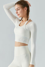 Load image into Gallery viewer, Halter Neck Long Sleeve Cropped Sports Top