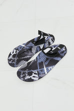 Load image into Gallery viewer, MMshoes On The Shore Water Shoes in Black Pattern